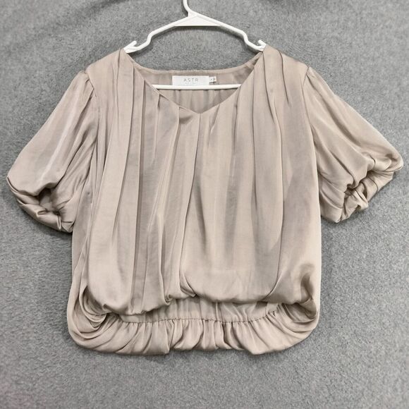 ASTR Blouse Wmns Small Champagne Blouson Bubble Hem Pleated Short Sleeve Lined - Picture 1 of 13